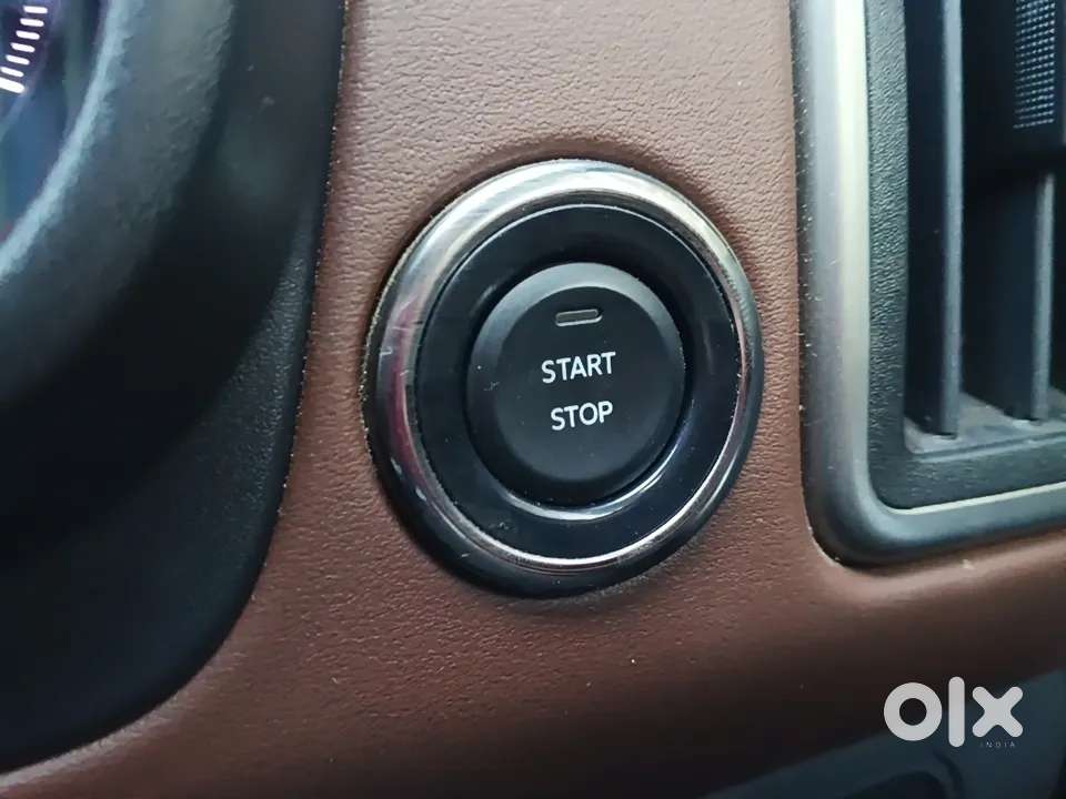 Mahindra Scorpio N Z8 Petrol At 7 Str, 2025, Petrol