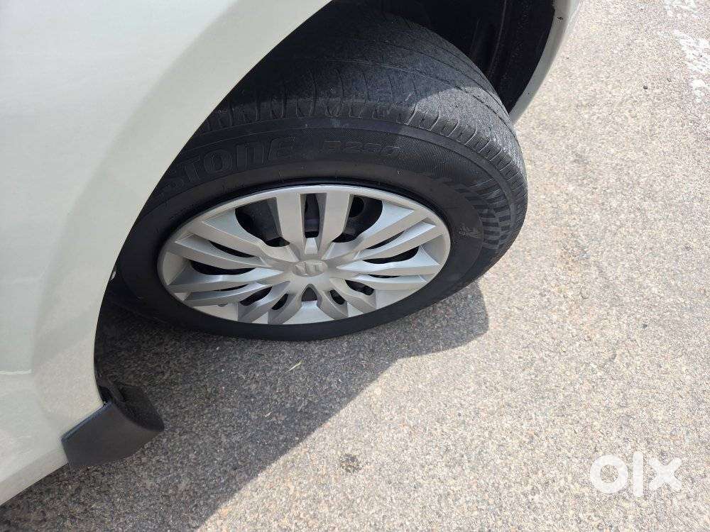 Maruti Suzuki Swift Vxi + Manual, 2015, Petrol