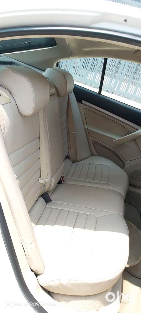 Skoda Laura Ambiente 2.0 Tdi Cr Manual, 2011