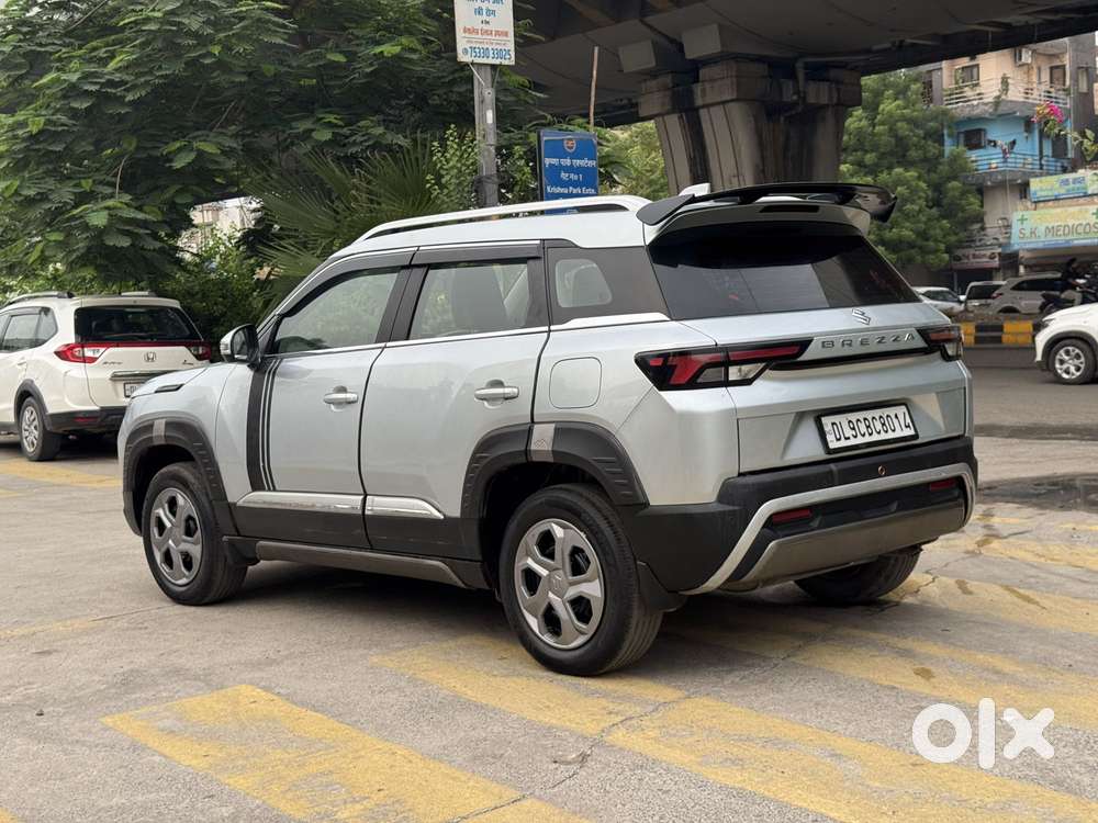 Maruti Suzuki Brezza 1.5 Vxi Cng, 2023, Cng & Hybrids