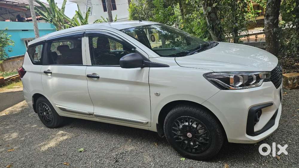 Ertiga White 43000 Km