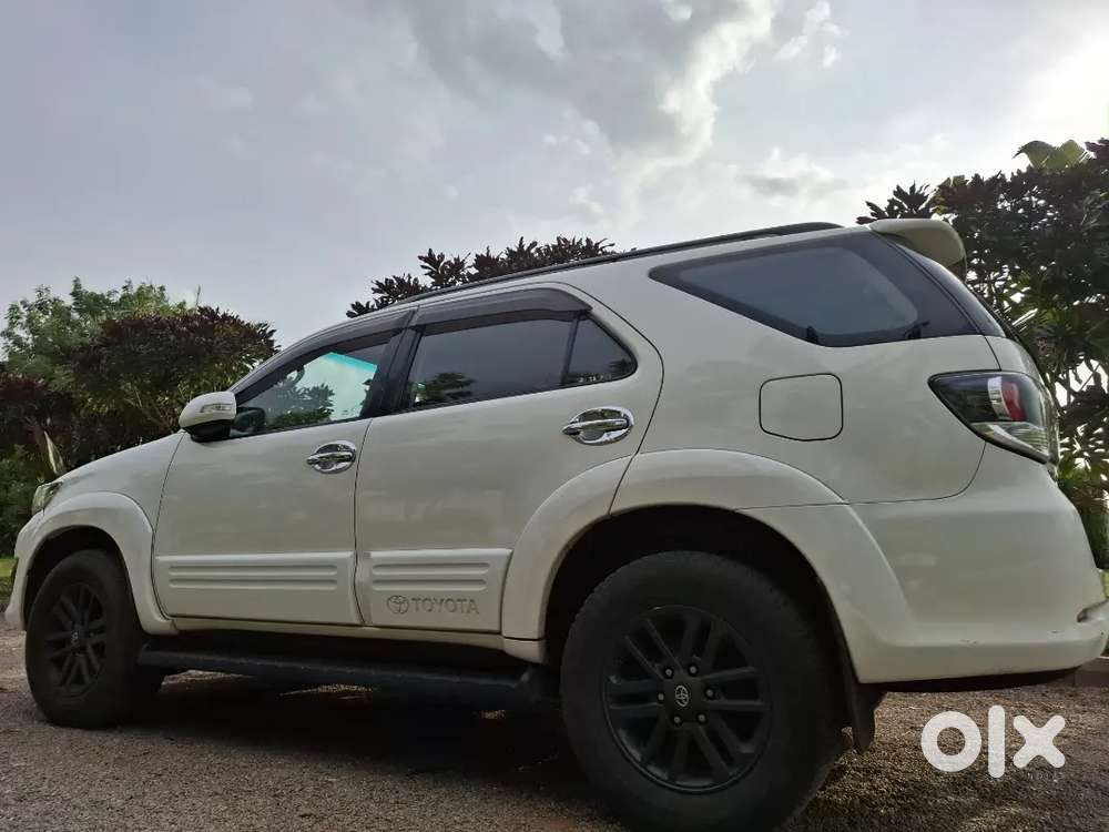 2015 Toyota Fortuner Showroom Track