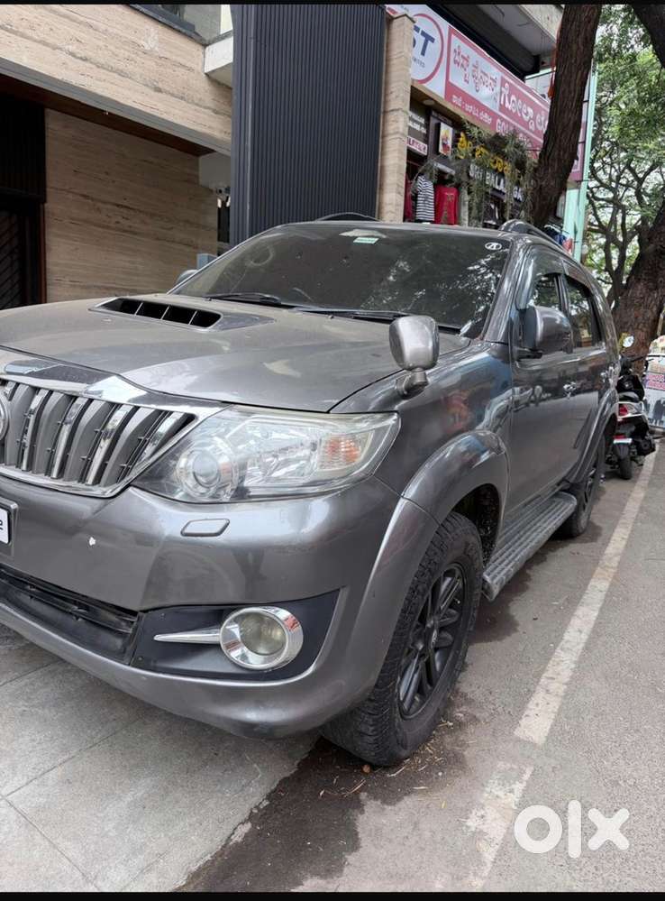 Toyota Fortuner Diesel 2012 4x4 MT