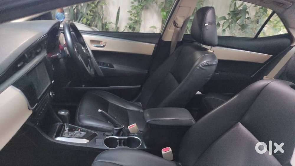 Toyota Corolla Altis 2014 Petrol Automatic Well Maintained