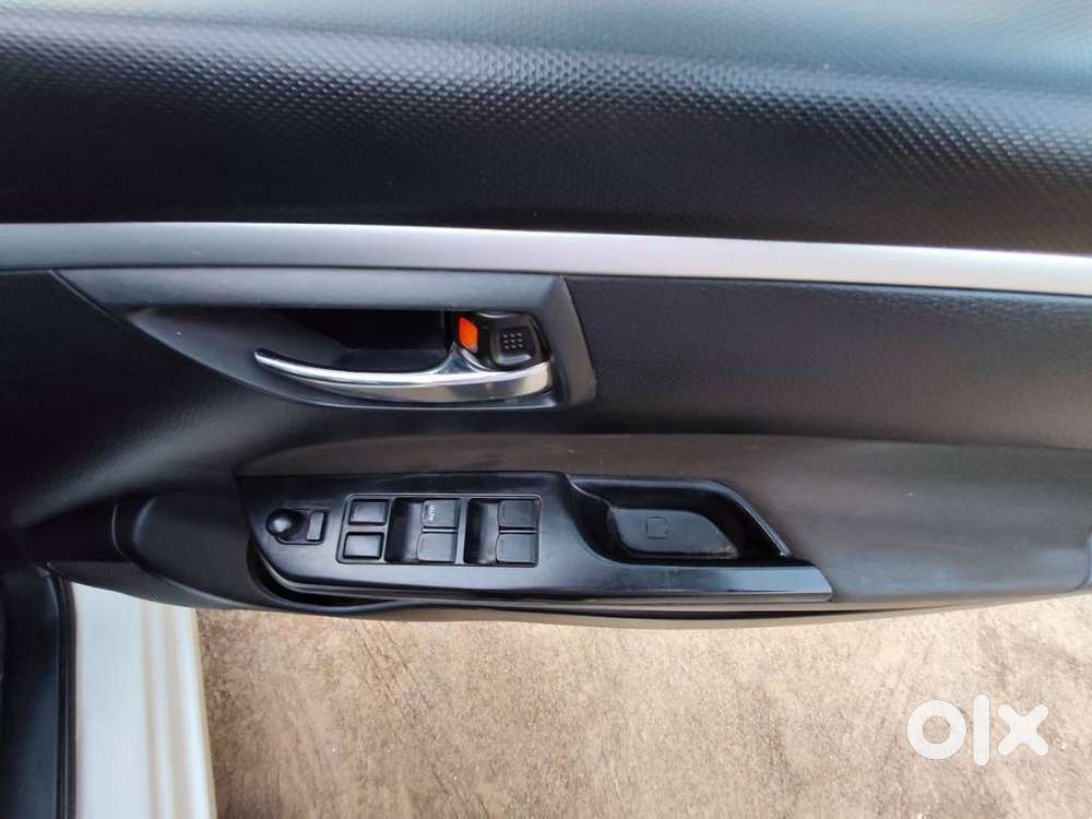 Maruti Suzuki Swift Vxi With Abs, 2015, Petrol