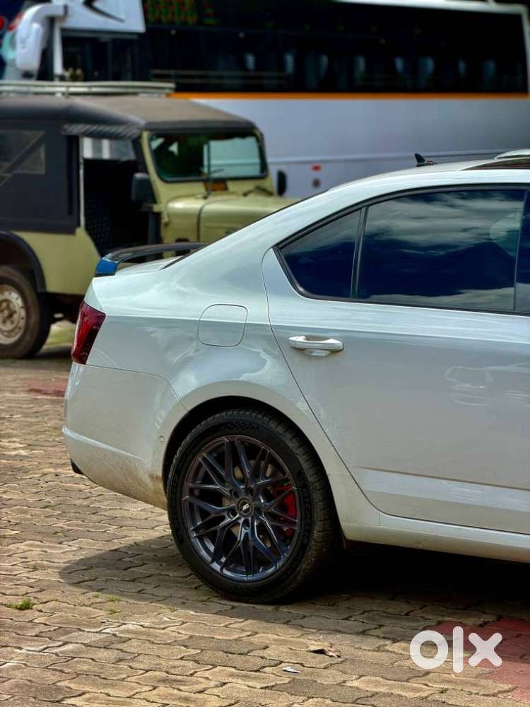 Skoda Octavia 2.0 Rs 245 Tsi, 2021, Petrol
