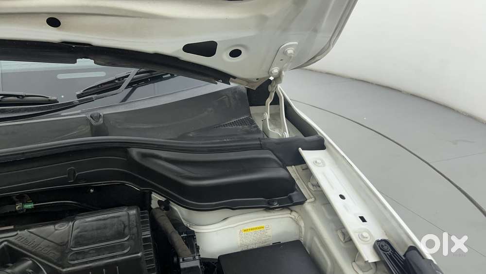 Mahindra Xuv300 W8 (o) 1.5 Diesel Amt, 2023, Diesel