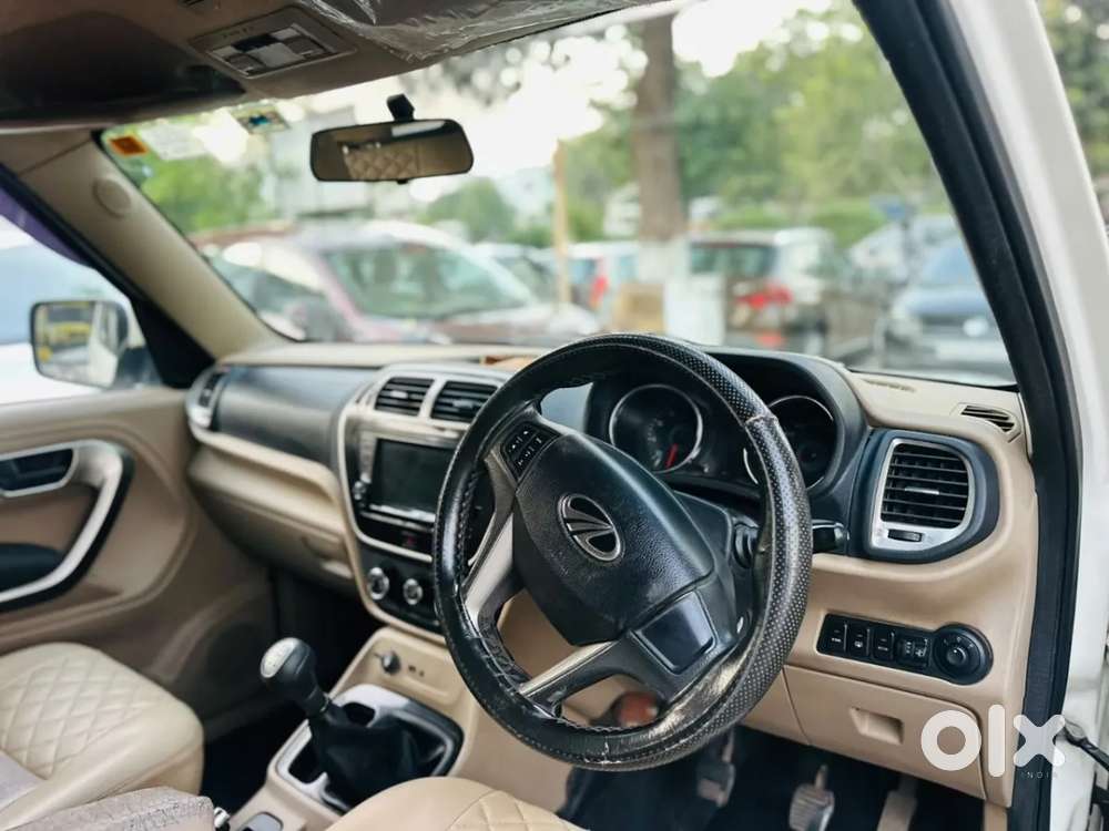 Mahindra Tuv 300 T10, 2020, Diesel
