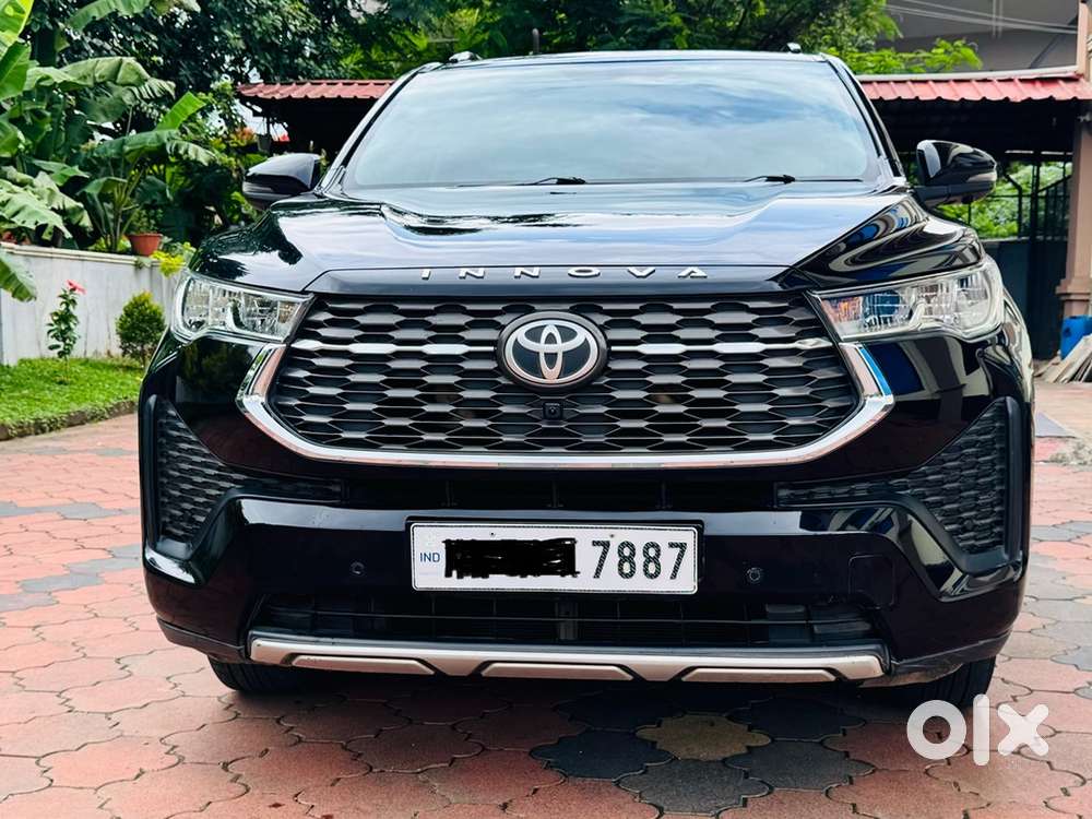 Toyota Innova Hycross Hybrid 2023
