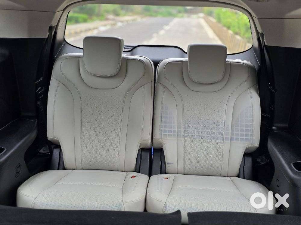 Mahindra Xuv700 2.2 Ax 7 Diesel At Luxury Pack Str, 2023, Diesel