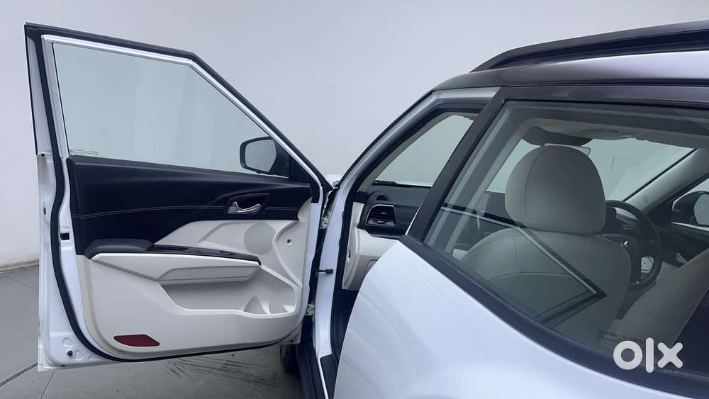 Mahindra Xuv 3xo Ax7l 1.2 Petrol At (pg), 2024, Petrol