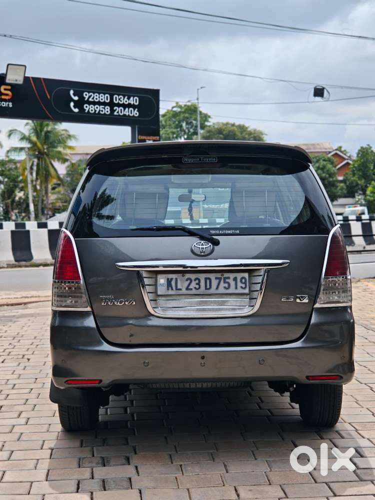 Toyota Innova 2.5 V 7 Str, 2011, Diesel