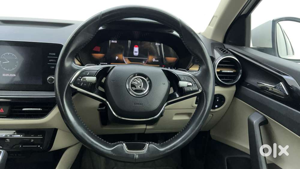 Skoda Slavia Style 1.0l Tsi At, 2022, Petrol