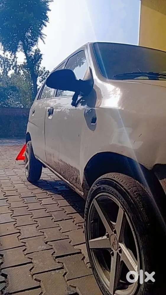 Alto With Alloy