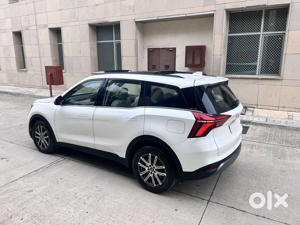Mahindra Xuv700 2.0 Ax 7 Petrol Mt Str, 2022, Petrol