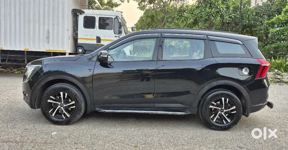 Mahindra Xuv700 2024 Petrol Mx7 Str Petrol 20000 Km