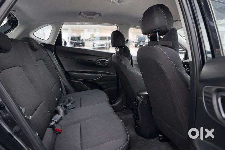 Hyundai I20 Sportz 1.2 Ivt Dual Tone, 2023, Petrol