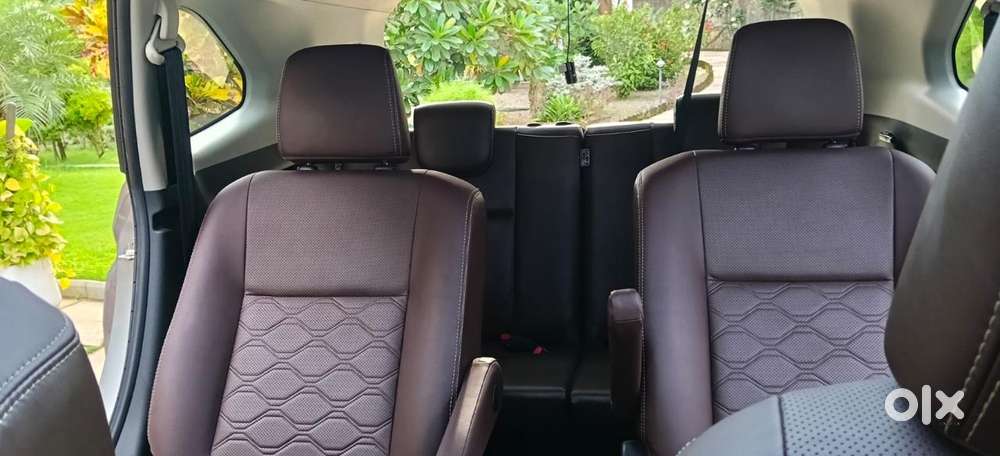 Toyota Innova Hycross 2.0 Zx Hybrid 7 Str, 2023, Petrol