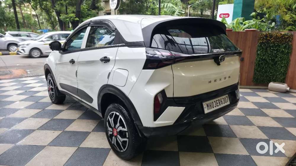 Tata Nexon, 2025, Petrol