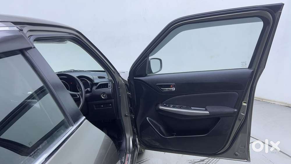 Maruti Suzuki Swift 1.3 Zxi, 2022, Petrol