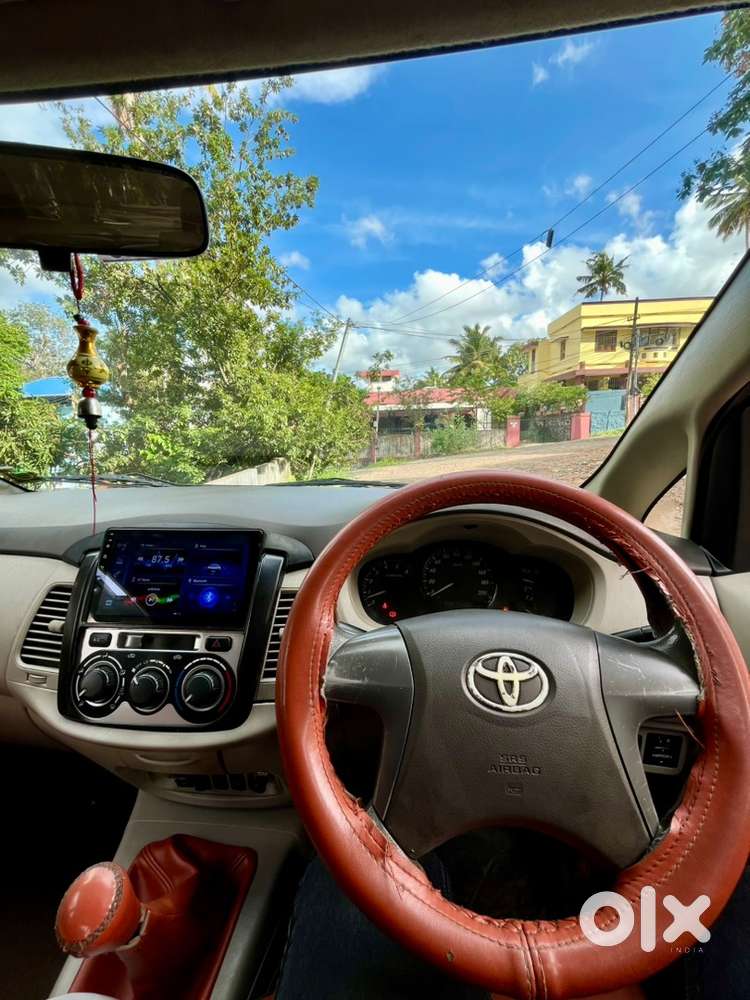 Toyota Innova 2.5gx (7s) 2013