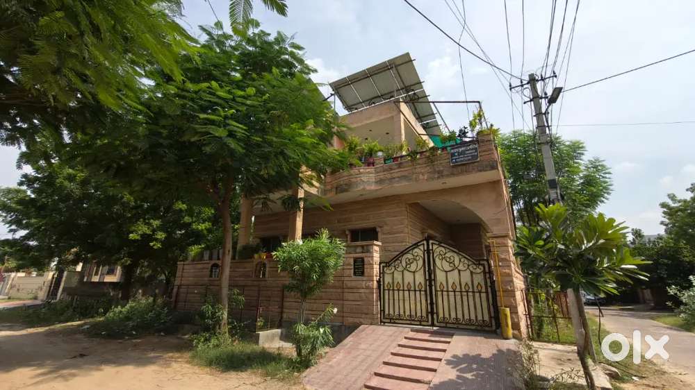 5 bhk corner villa with all modern amenities