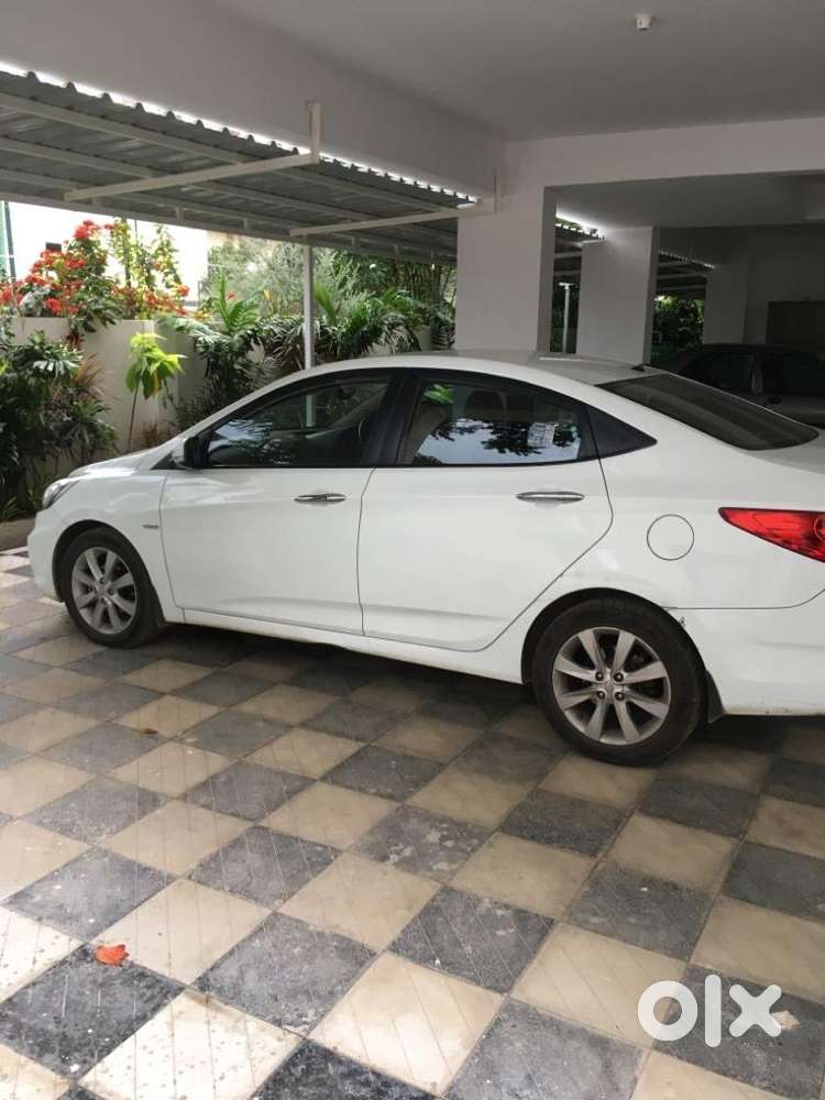 Hyundai Verna Fluidic 2012 Top End