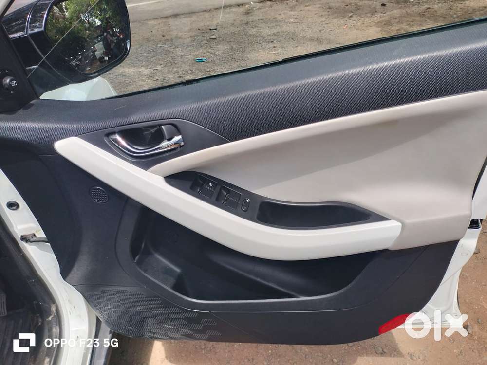 Tata Nexon Creative 1.2 Revotron Petrol 6 Mt, 2024, Petrol