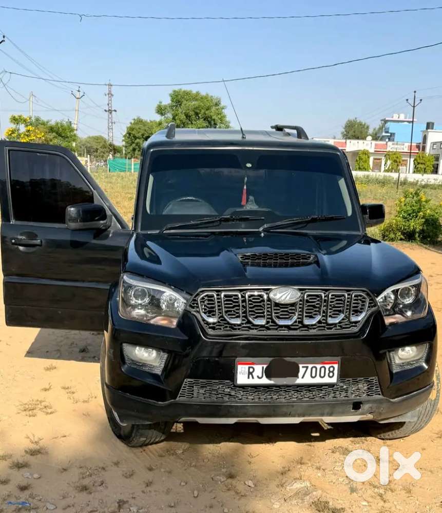 Mahindra Scorpio S10 2015