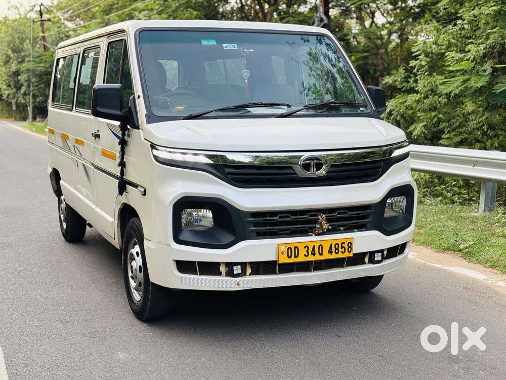 Tata Winger Deluxe - Flat Roof (ac), 2022, Diesel
