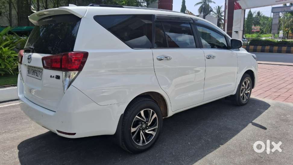 Toyota Innova Crysta 2.4 V 8 Str, 2024, Diesel