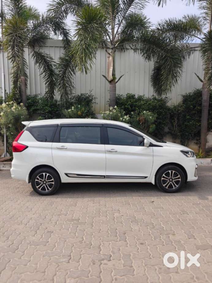 Maruti Suzuki Ertiga 1.5 Zxi Plus Shvs, 2022, Petrol