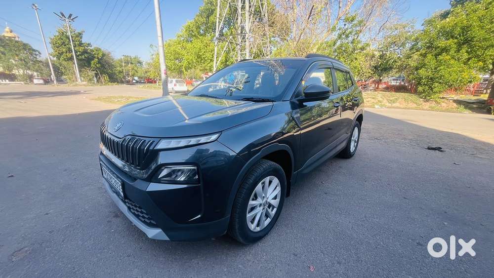 Skoda Kylaq Signature, 2025, Petrol