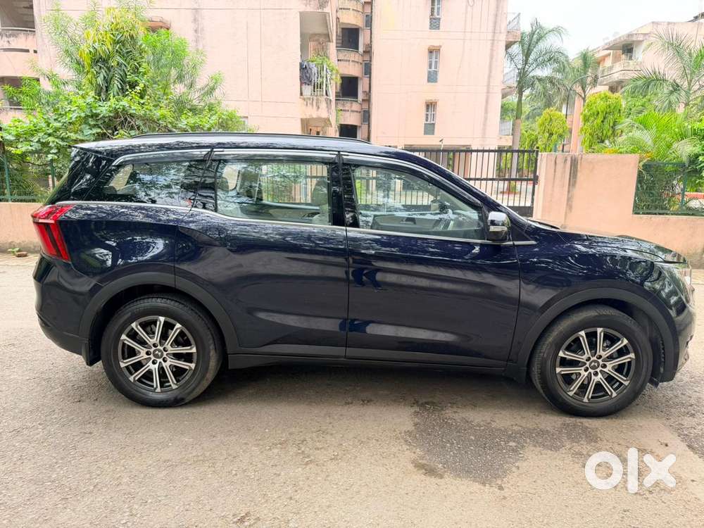 Mahindra Xuv700 2.0 Ax 7 Petrol At Str, 2024, Petrol