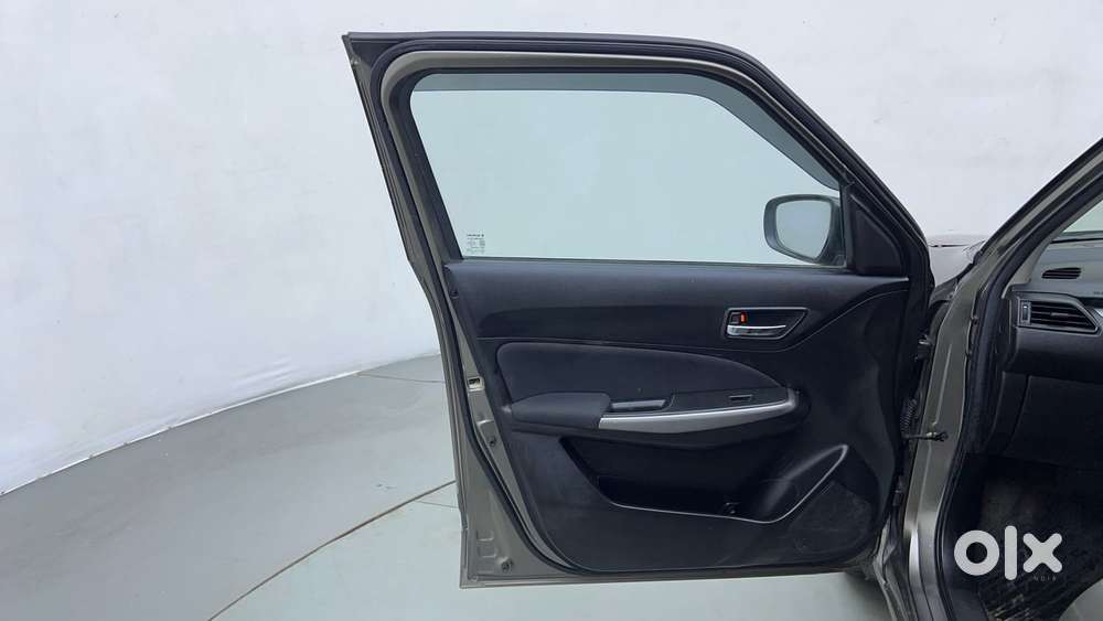 Maruti Suzuki Swift 1.3 Zxi, 2022, Petrol
