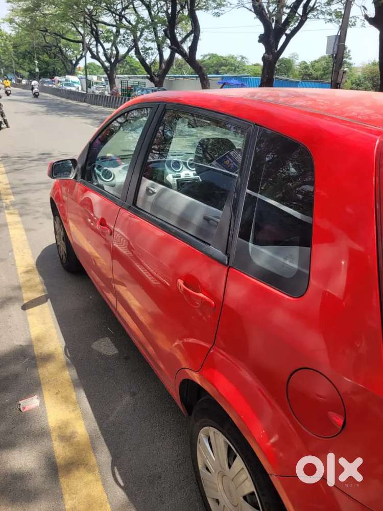 Ford Figo 1.4 Titanium 2011