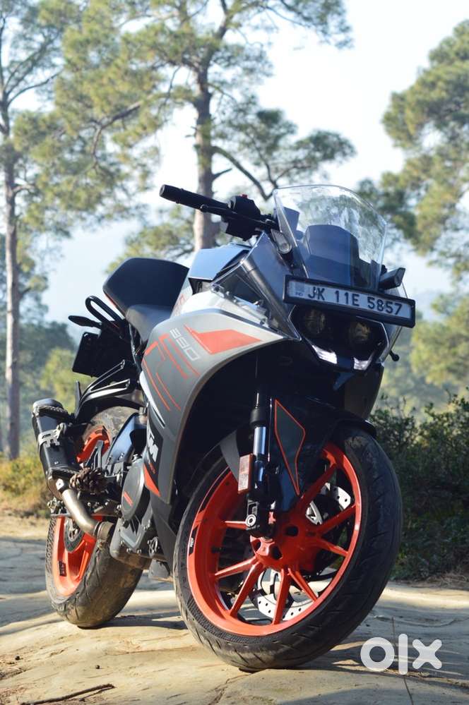 Awesome Brand new metallic silver colour which is less driven