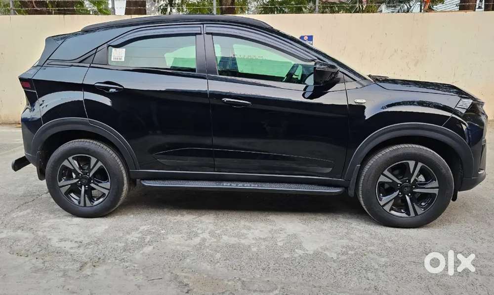 Tata Nexon Creative Plus (s) Revotron 6amt Dt (dark Edition)-2025