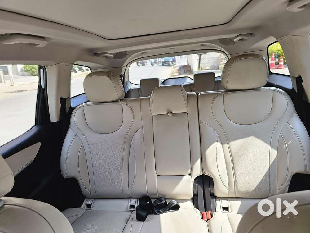 Mahindra Xuv700 Ax7l