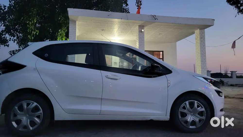 Tata Altroz 2023 Petrol Less Driven