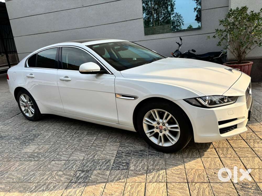 Jaguar Xe 2019 Petrol 27988 Km Driven