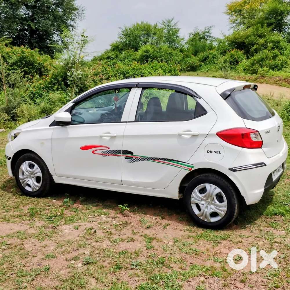 Diesel Top Model First Owner Tata Tiago Xt In Showroom Condition
