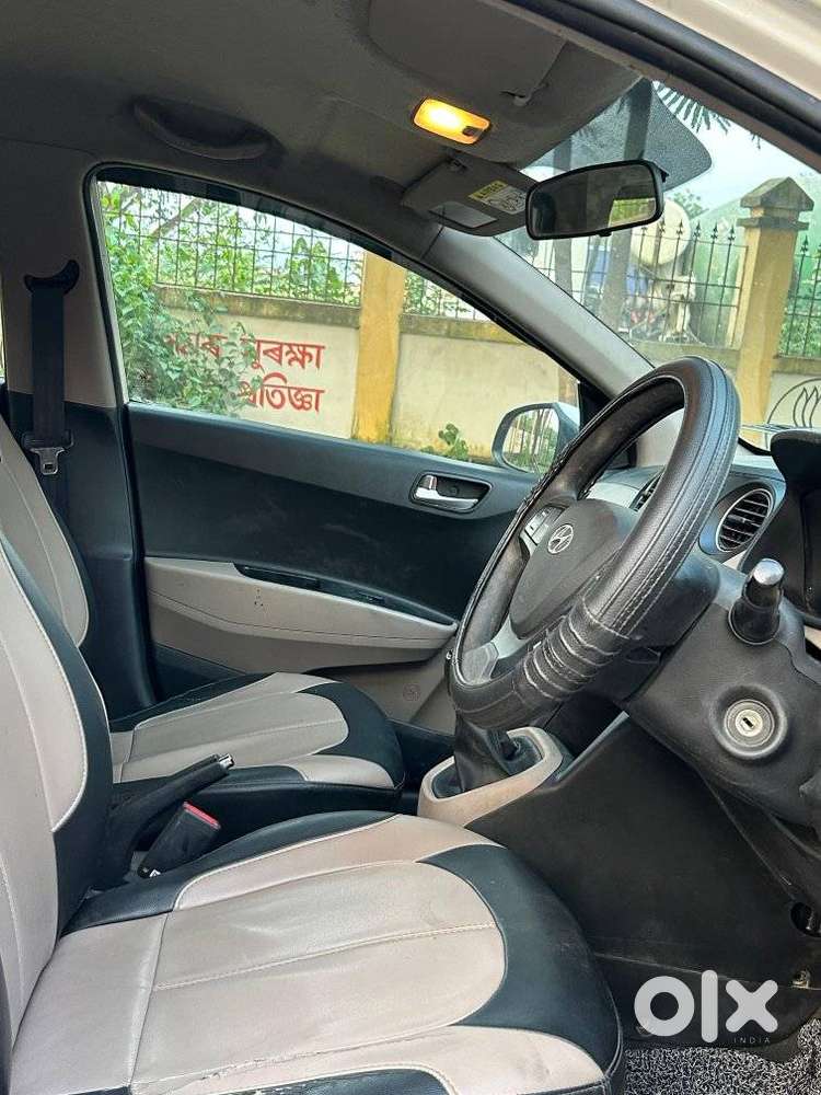 Hyundai Grand I10 Sportz, 2016, Petrol