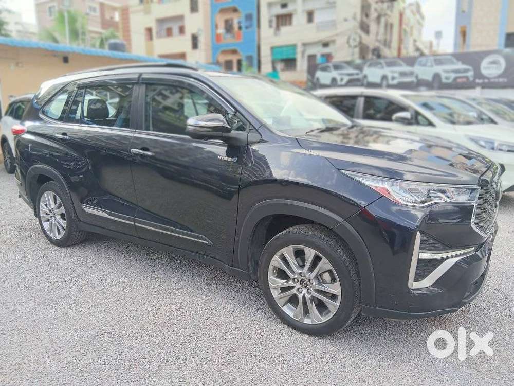 Toyota Innova Hycross 2.0 Zx Hybrid 7 Str, 2023, Petrol