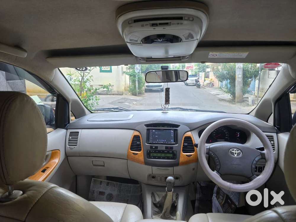 Toyota Innova 2.5 V Diesel 7-seater, 2011, Diesel