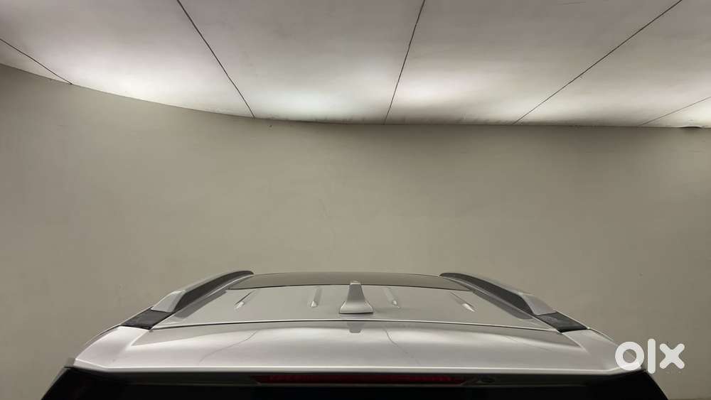 Mahindra Xuv700 2.0 Ax 7 Petrol At Luxury Pack Str, 2021, Petrol