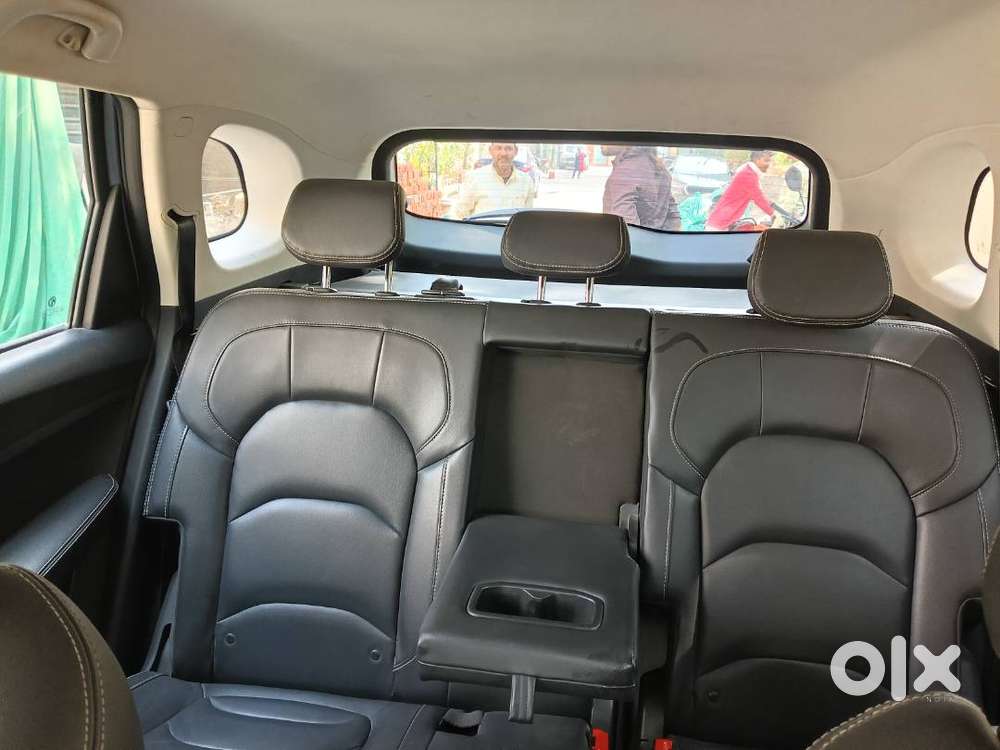 Mg Hector 1.5 Smart Petrol Hybrid Manual. Silver Colour.