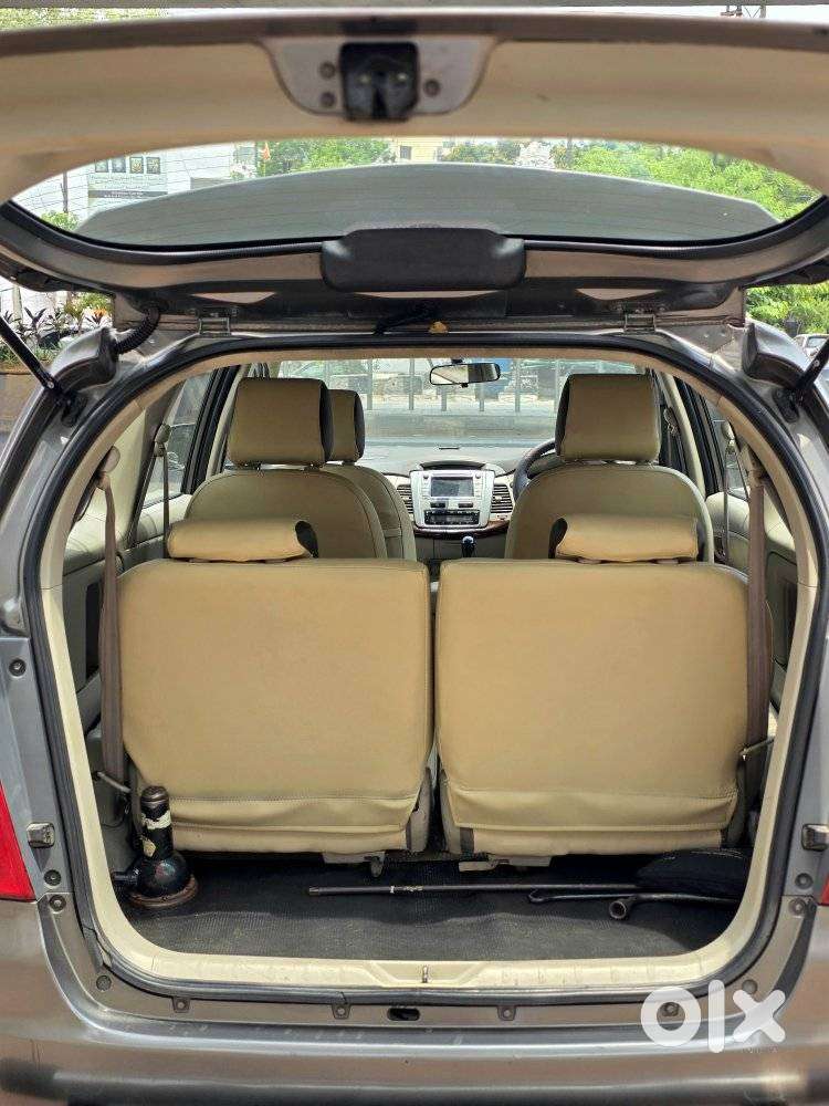 Toyota Innova 2.5 Vx 7 Seater Bs Iv, 2012, Diesel