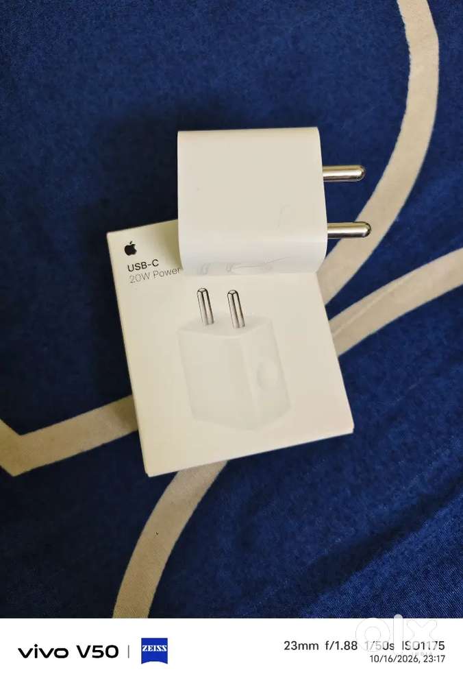 iPhone orginal adapter jst 2.5 month use