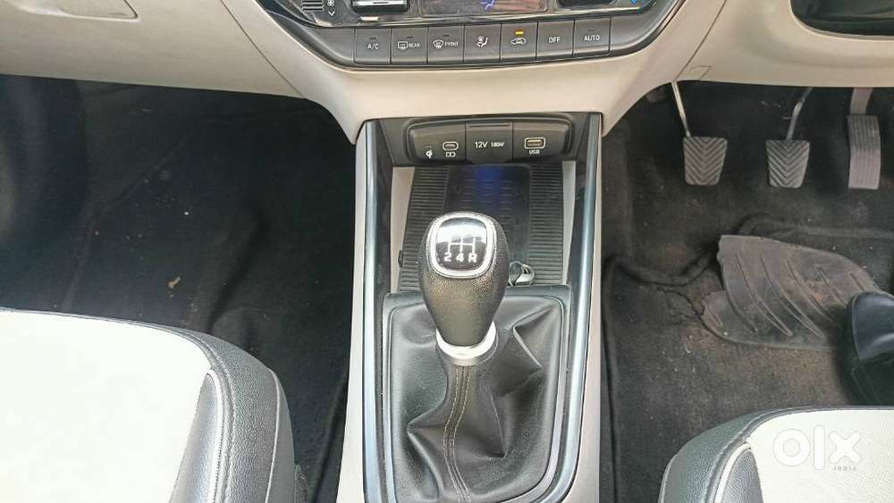 Hyundai I20 Asta (o) 1.2 Mt, 2023, Petrol